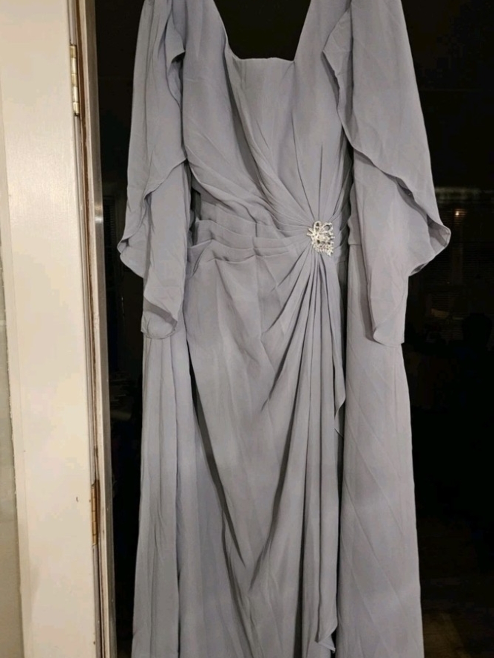 Elegant Women's Light Gray Evening Dress with Draped Detail Plus Size 28w/4